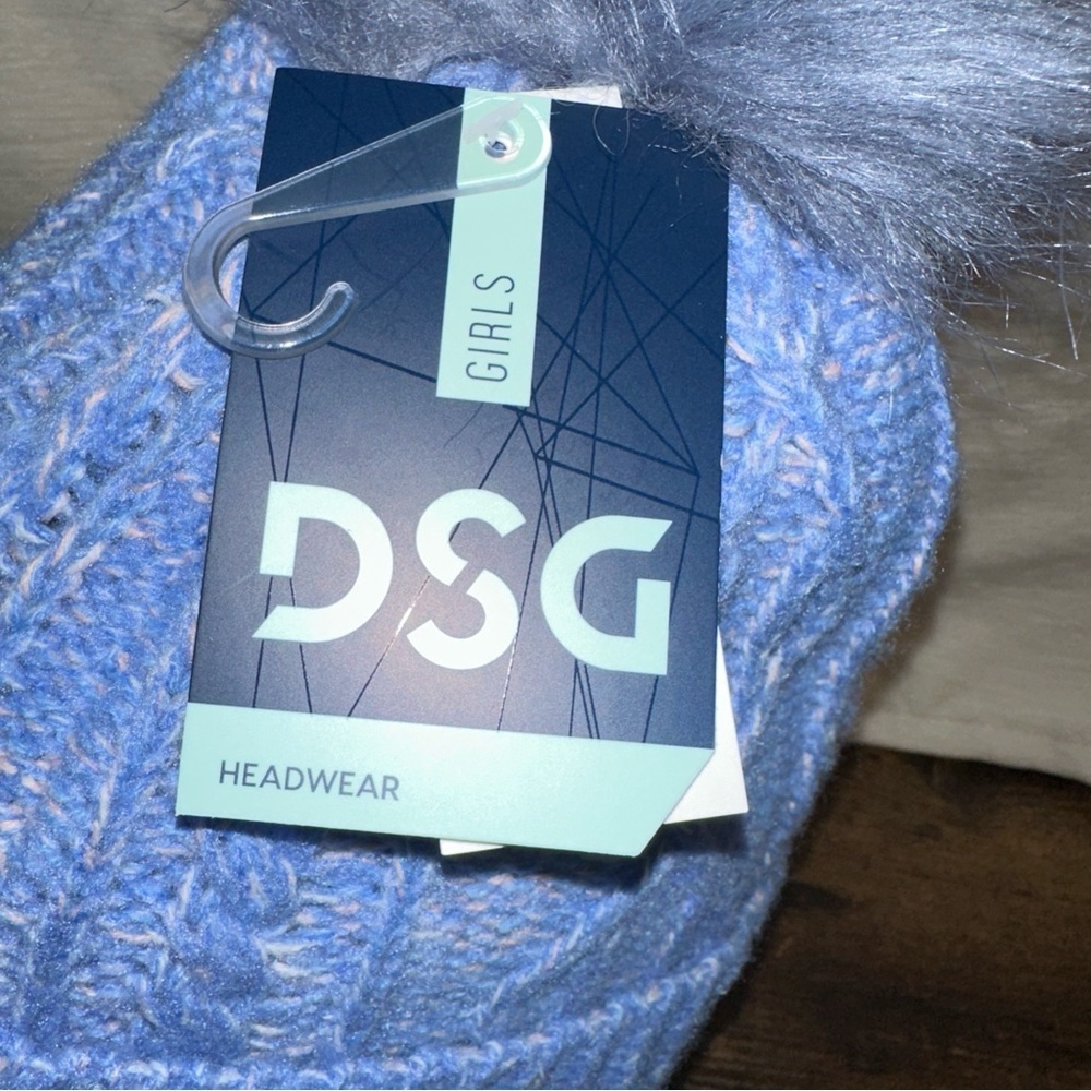 DSG Hat Girls OSFM Blue Melange Cable Knit Faux Fur Pom Pom Beanie Headwear NWT - Picture 2 of 5